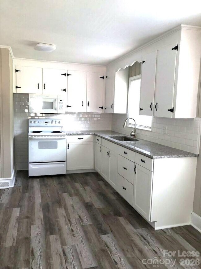 Foto del edificio - 1500 Woodhill Ln