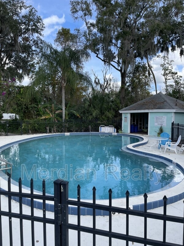 Foto del edificio - 223 Arbor Cir