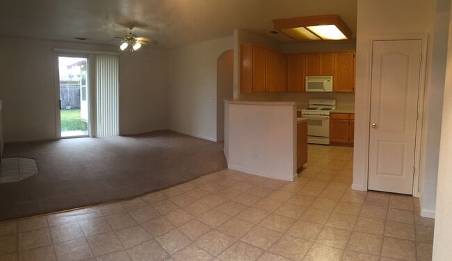 Building Photo - 1502 Berkshire Dr