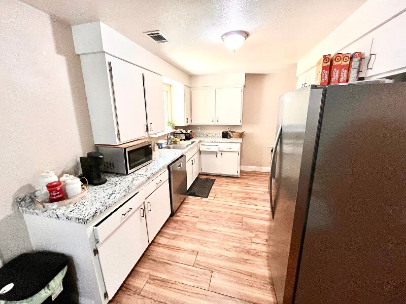 Foto principal - 312 Silver Eagle Rd