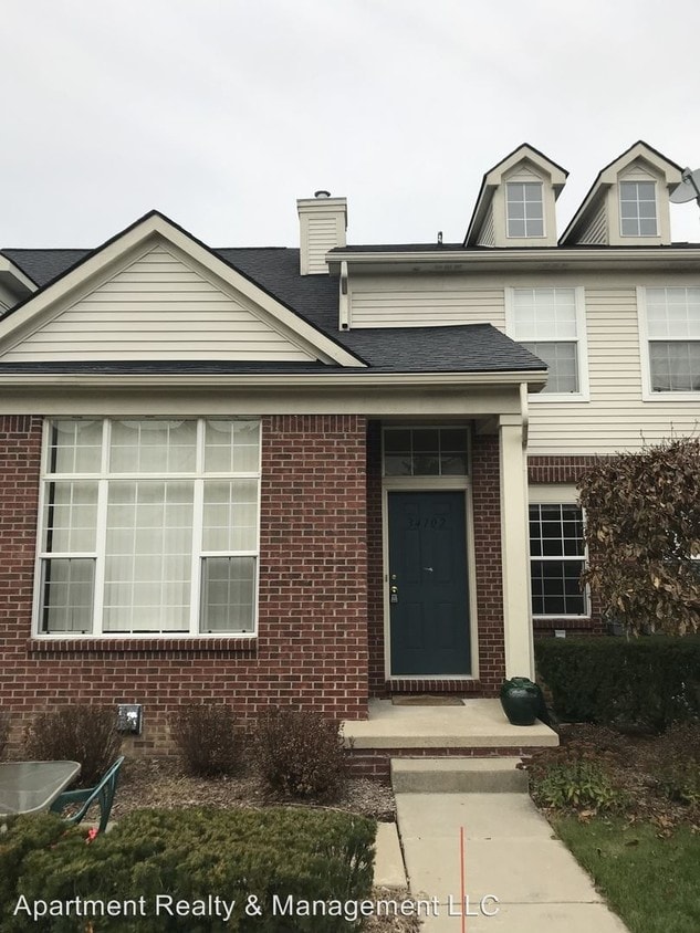 2 br, 2.5 bath House 34102 Emma Circle House Rental in Commerce