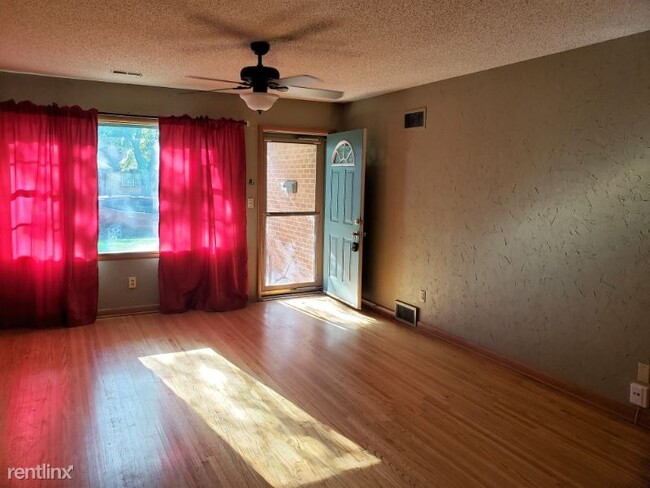 Foto del edificio - 3 br, 1 bath House - 563 Kokomo