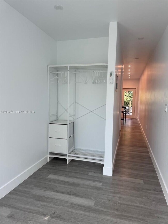 Foto del edificio - 5800 SW 122nd Ave