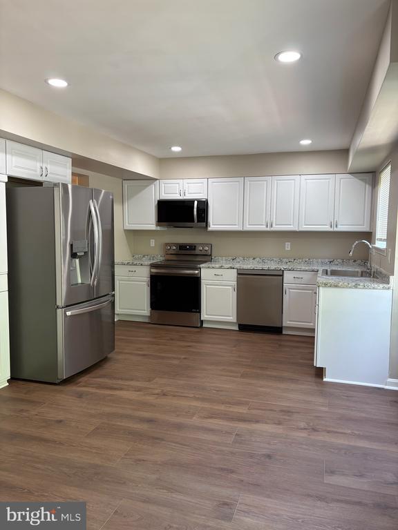 Foto del edificio - 1441 Landis Cir