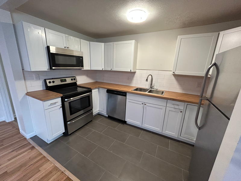 Foto principal - 755 E 104th St