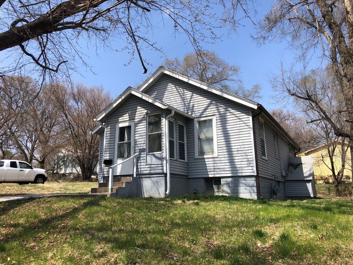 Primary Photo - 3 Bed 1 Bath House for Rent