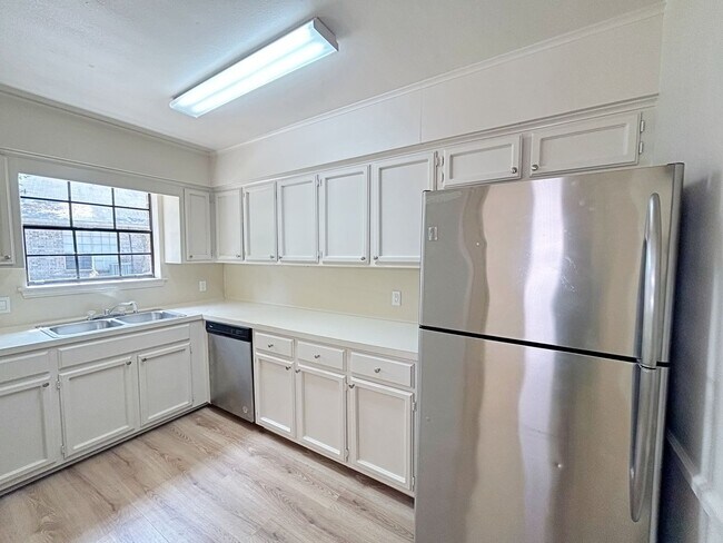 Foto del edificio - 2 Bedroom In Shenandoah Available now