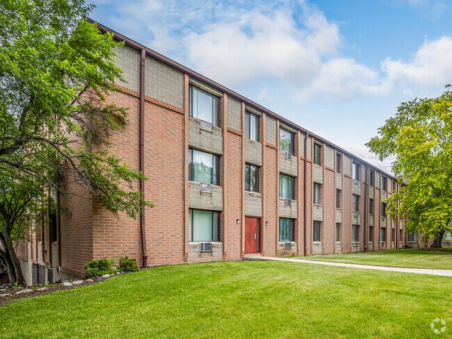 Foto principal - Riverwood Court Apartments