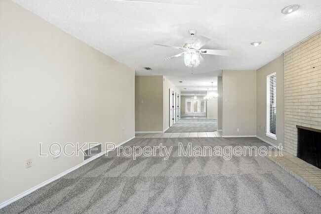 Foto del edificio - 4917 Ledgestone Dr