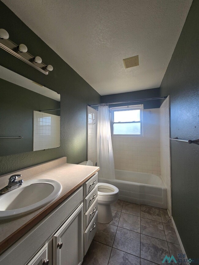 Foto del edificio - 2821 Duckworth Ave