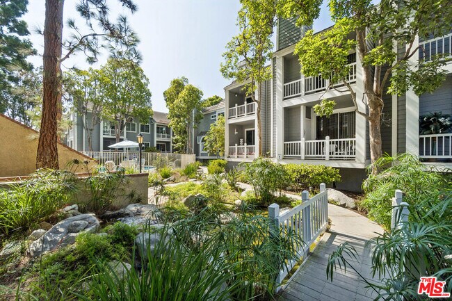 Foto del edificio - 8500 Falmouth Ave
