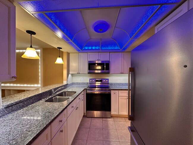 Foto del edificio - 4310 Santa Barbara Blvd