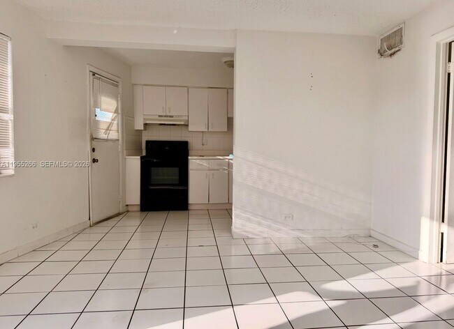 Foto del edificio - 1610 NW N River Dr