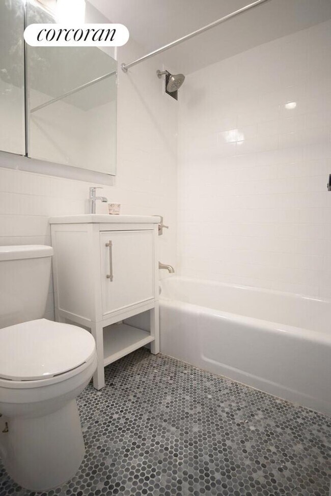 Foto del edificio - 320 W 22nd St