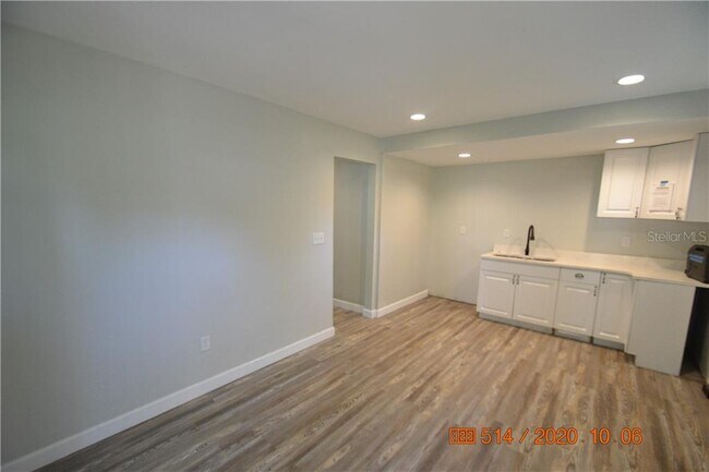 Foto del edificio - 419 Stremma Rd