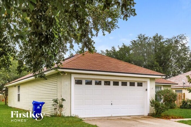 Foto del edificio - 1220 MacLaren St