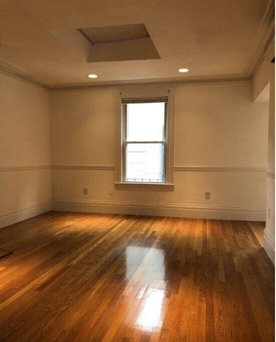 Building Photo - 254 Newbury St