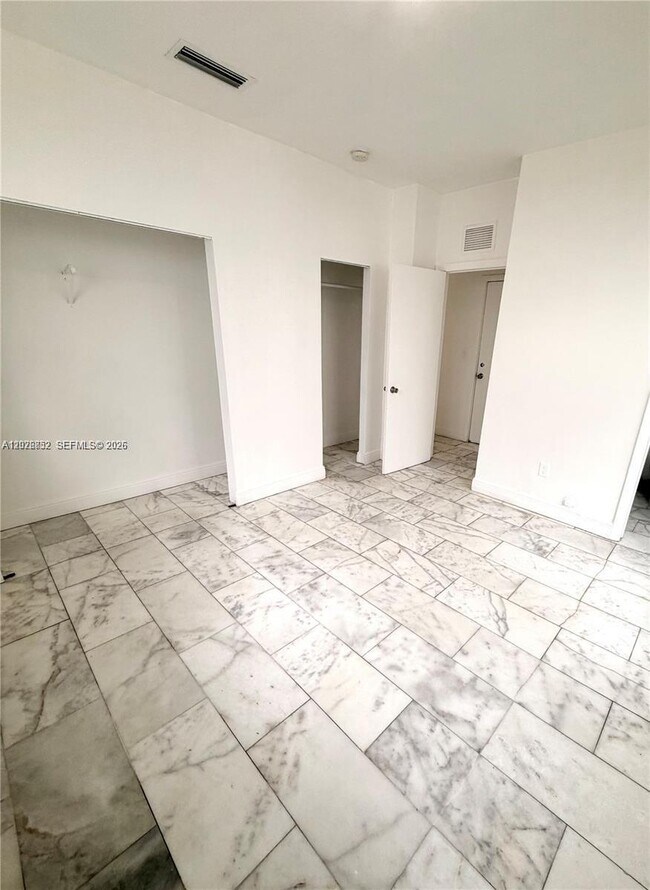 Foto del edificio - 922 Jefferson Ave