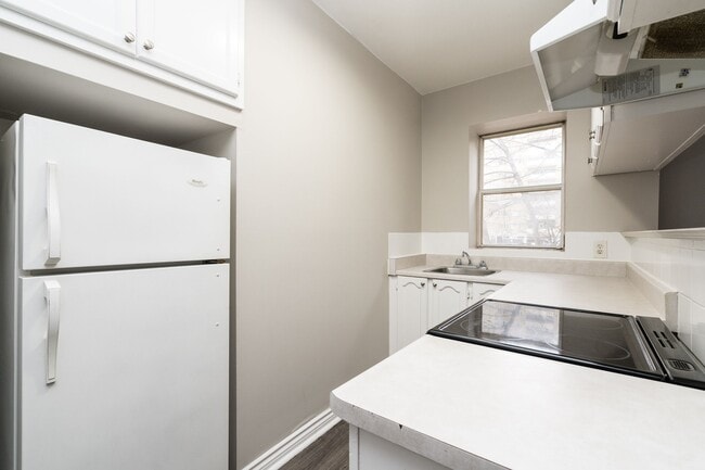 Building Photo - 81 Isabella Street