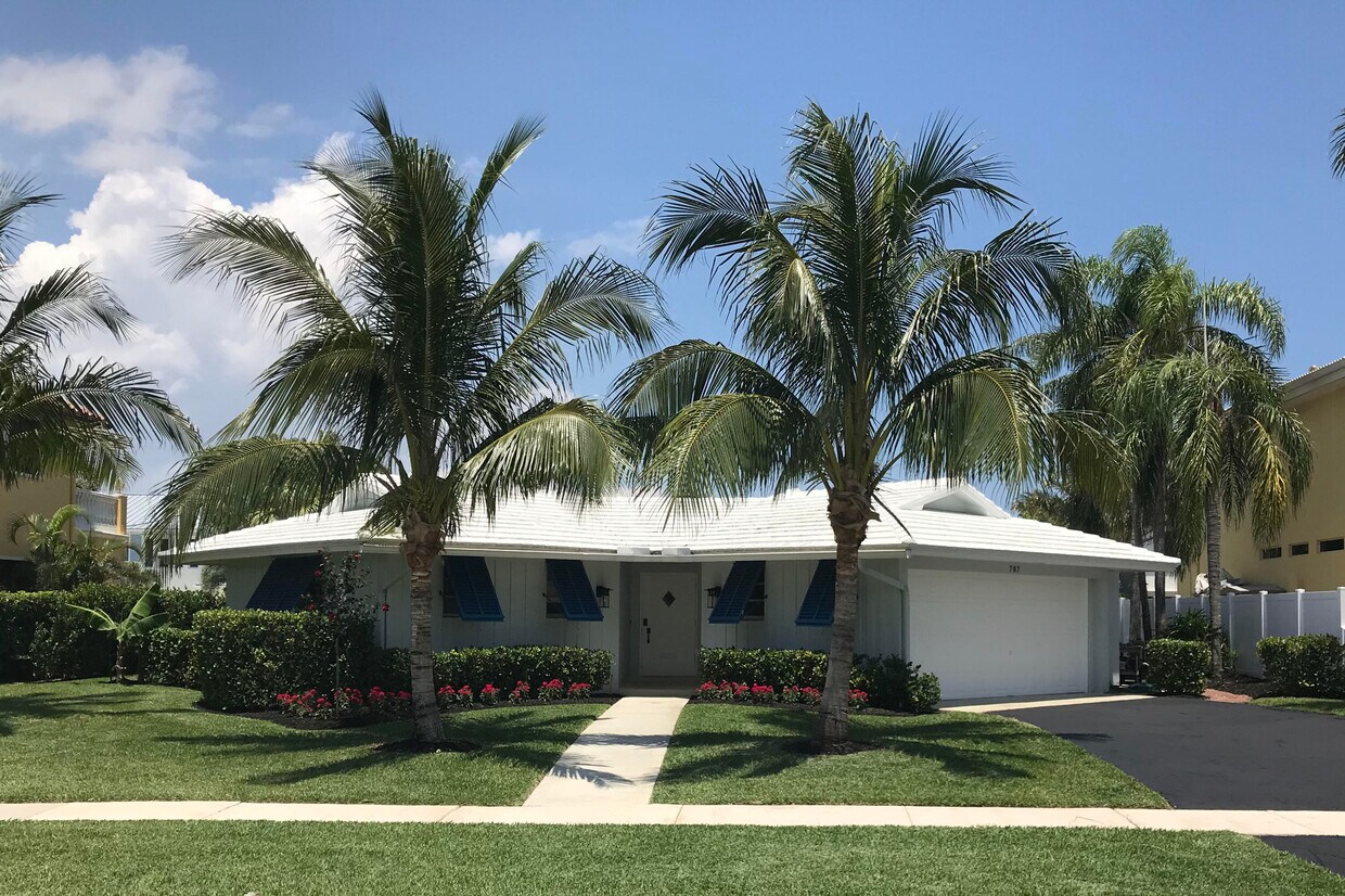 Foto principal - 787 NE 32nd St