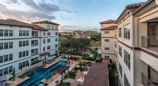 Foto del edificio - 18060 Tuscany Stone