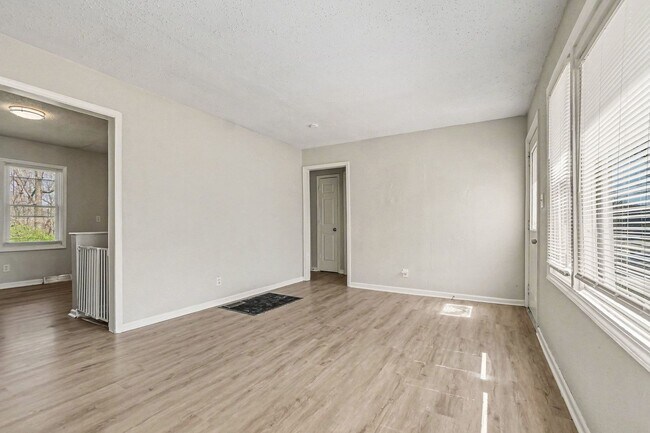 Foto del edificio - Charming Two Bedroom, One Bathroom Home Near Kansas City Zoo!