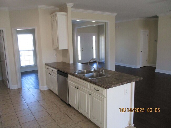 Foto del edificio - 634 Winifred Rd