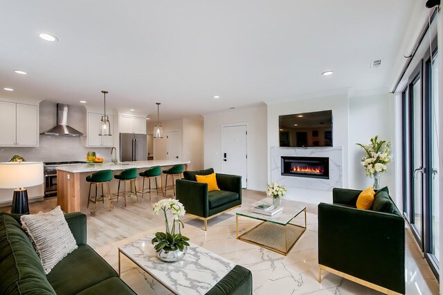 Foto del edificio - 5015 N Lincoln Ave