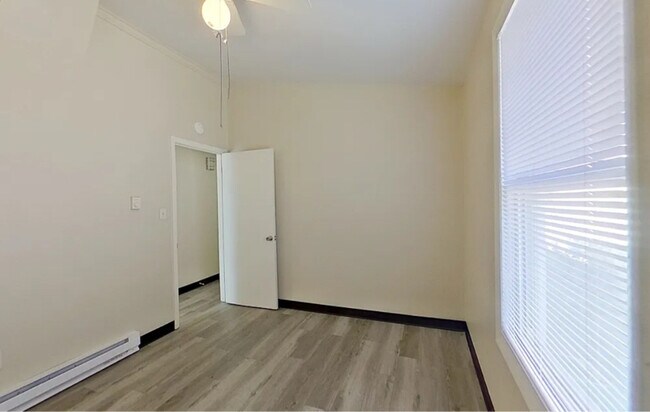 Foto del edificio - 2447 Hiawatha St