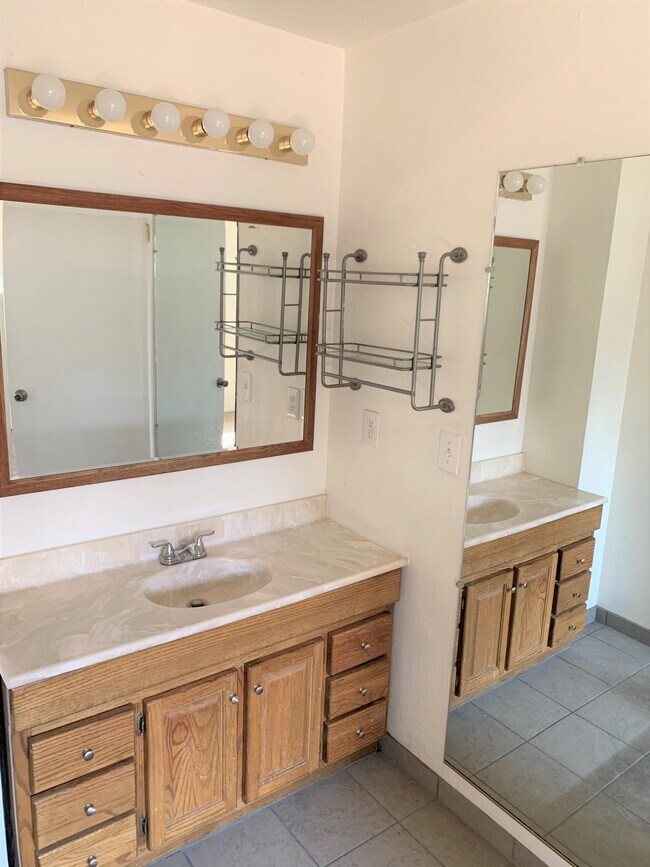 Foto del edificio - 104 East St