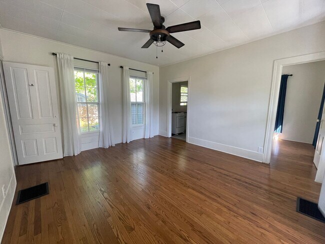 Foto del edificio - One Bedroom Apartment in Mattawan