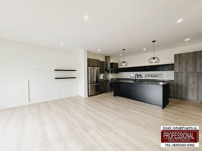 Photo du bâtiment - 16112 99 Av NW