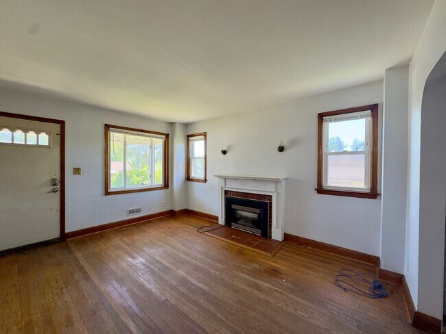 Foto del edificio - Charming 3 Bedroom/2 Bathroom Home in Parkville, MD!