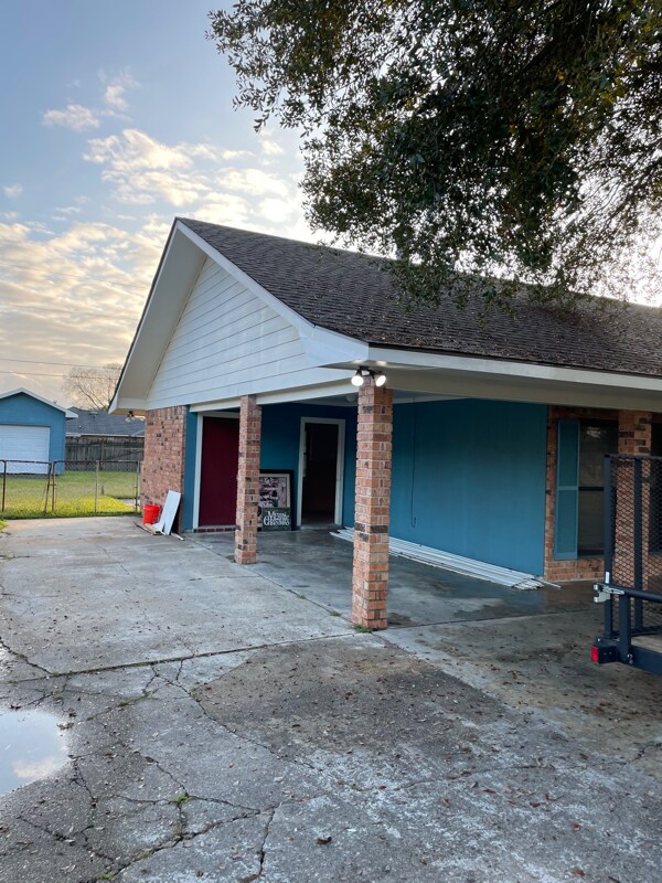 Building Photo - 4104 Harding St