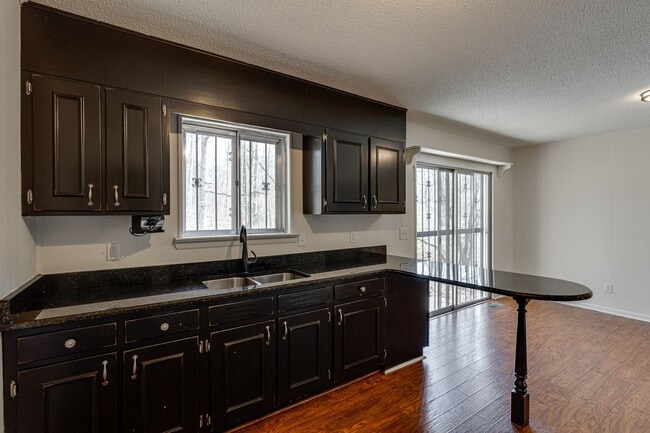 Photo - Ranch Style 3 bedroom 1.5 Bath for rent! House