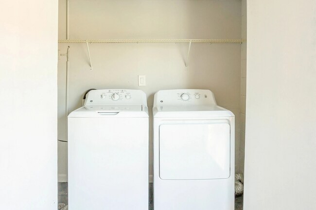 Sun Bay Laundry.jpg - Sun Bay Palms at South Tampa