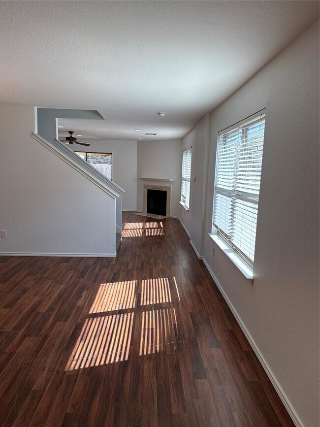 Foto del edificio - 2114 Cottontail Dr