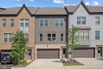 Building Photo - 9516 Capital Ln