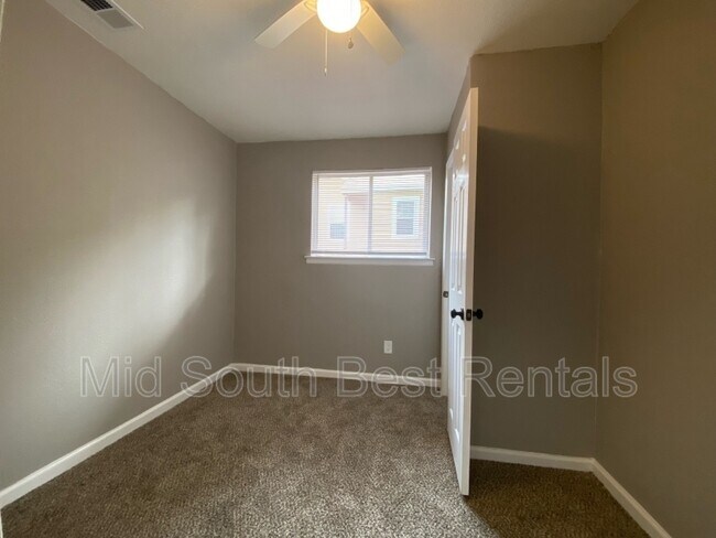 Foto del edificio - 1614 Cameron St