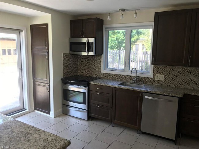 Foto del edificio - 21482 Aberdeen Rd