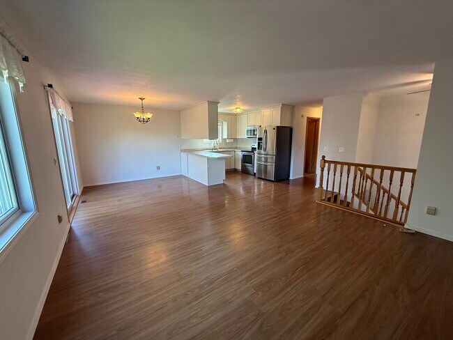 Building Photo - 5570 Dove Ct