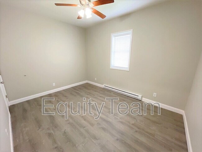 Foto del edificio - 4723 Peabody Ave