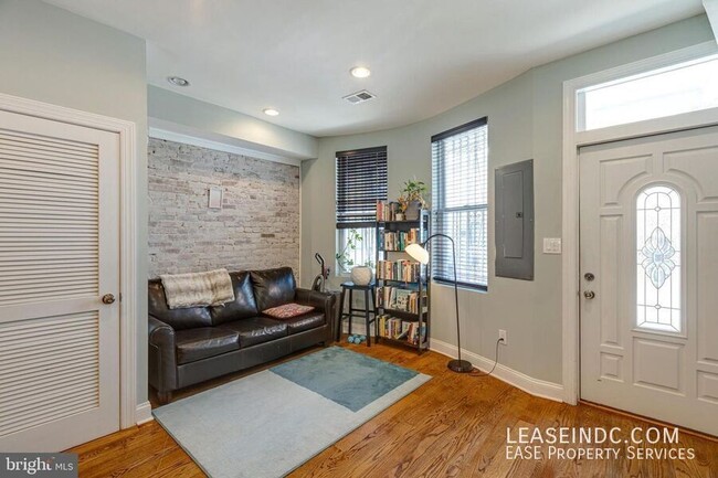 Foto del edificio - 604 Harvard St NW