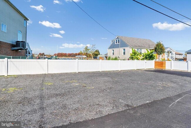 Foto del edificio - 6934 River Drive Rd