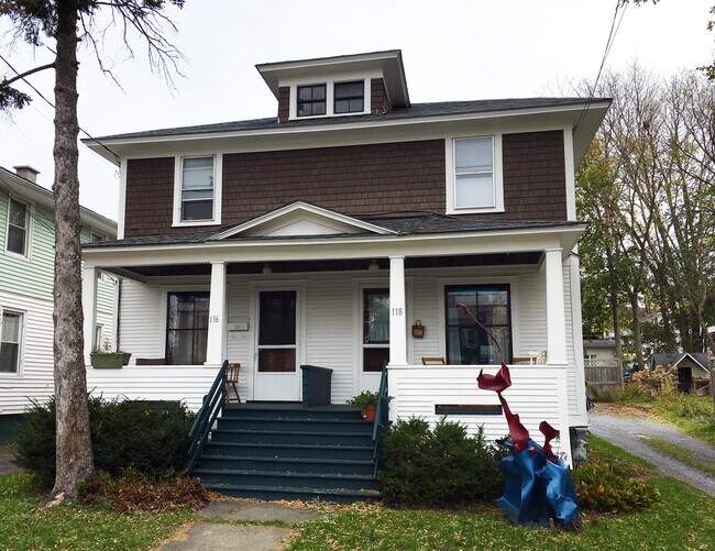 Foto del edificio - 116 Hayward St