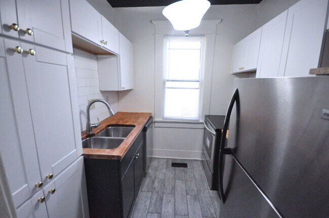Foto del edificio - 204 E 9th Ave