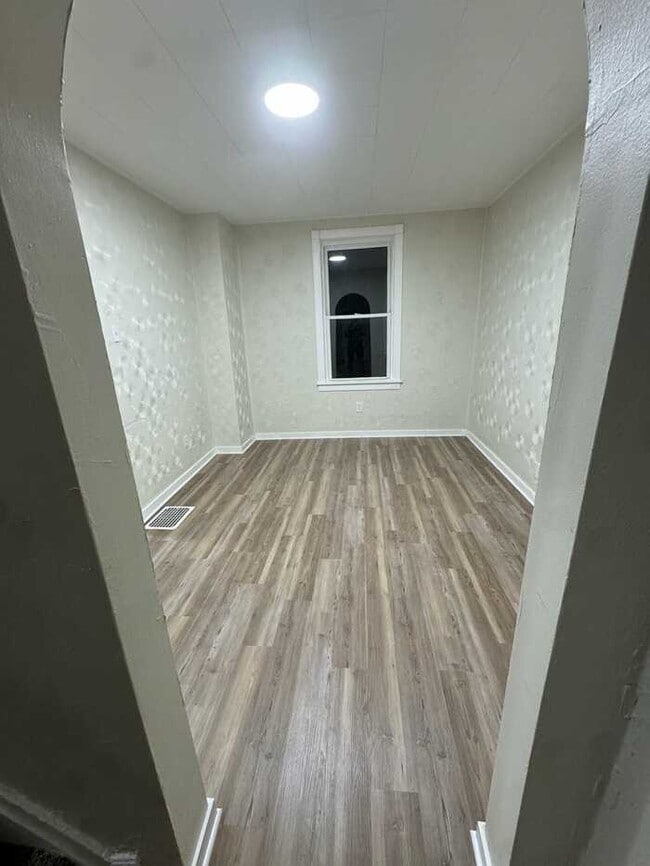 Building Photo - Newly Renovated Section 8 Friendly Home