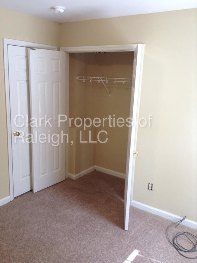 Foto del edificio - 200 N Franklin St