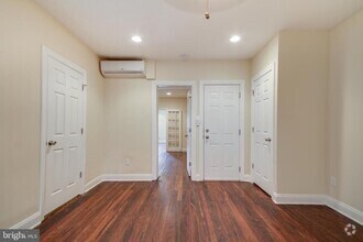 Building Photo - 4639 Umbria St