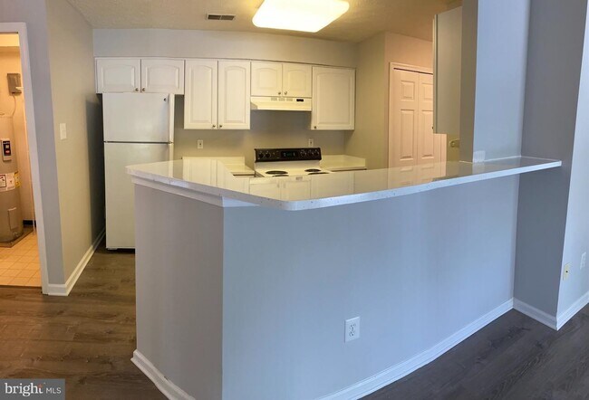 Foto del edificio - 4719 Shellbark Rd